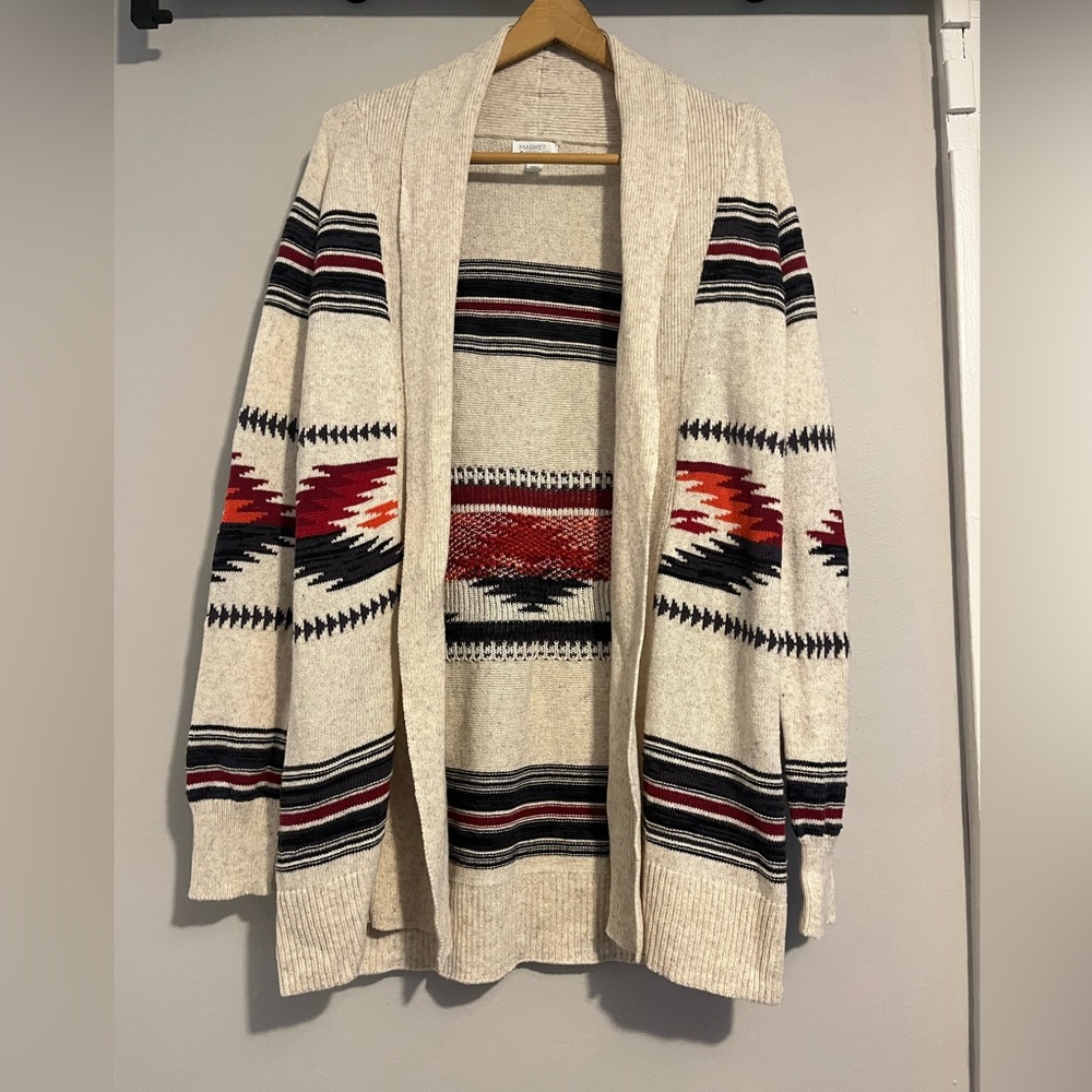 Market & Spruce Aztec Print Sweater. Excellent condition. Size Small.